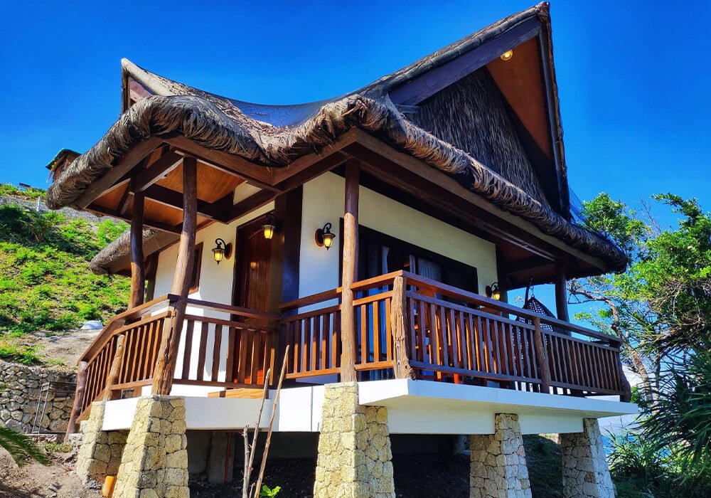 Maya Cliffside Villa exterior and veranda at Calumbuyan Point